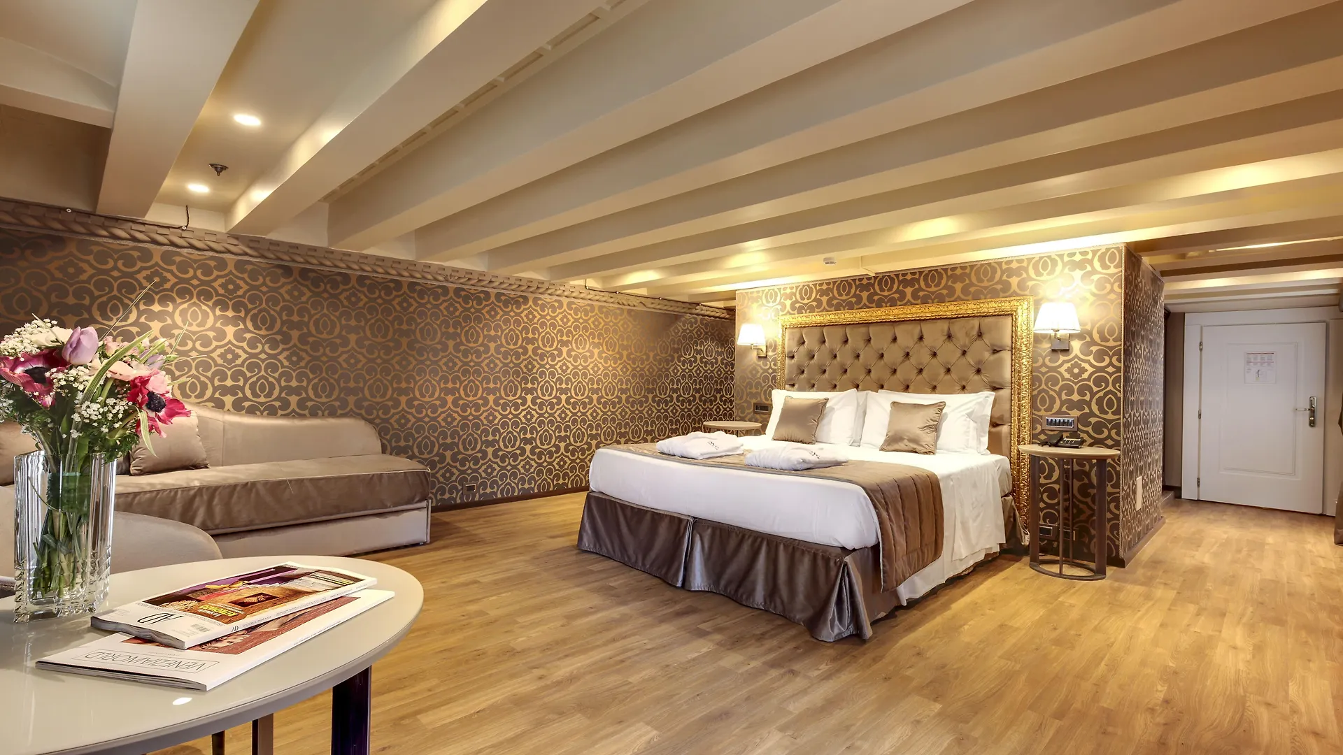 Hotel Dona Palace Venice 4*,  Italy