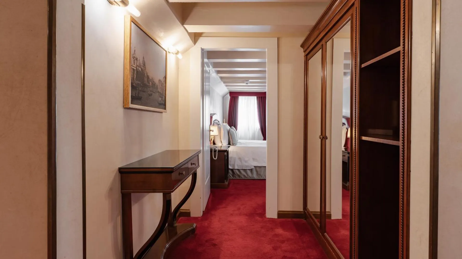 Hotel Dona Palace Venice 4*,  Italy